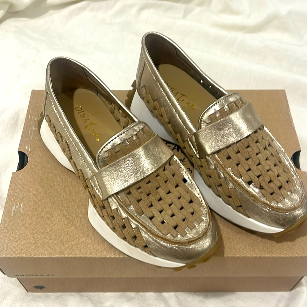 NIB DIBA TRUE slip on sneaker gold and beige size 6